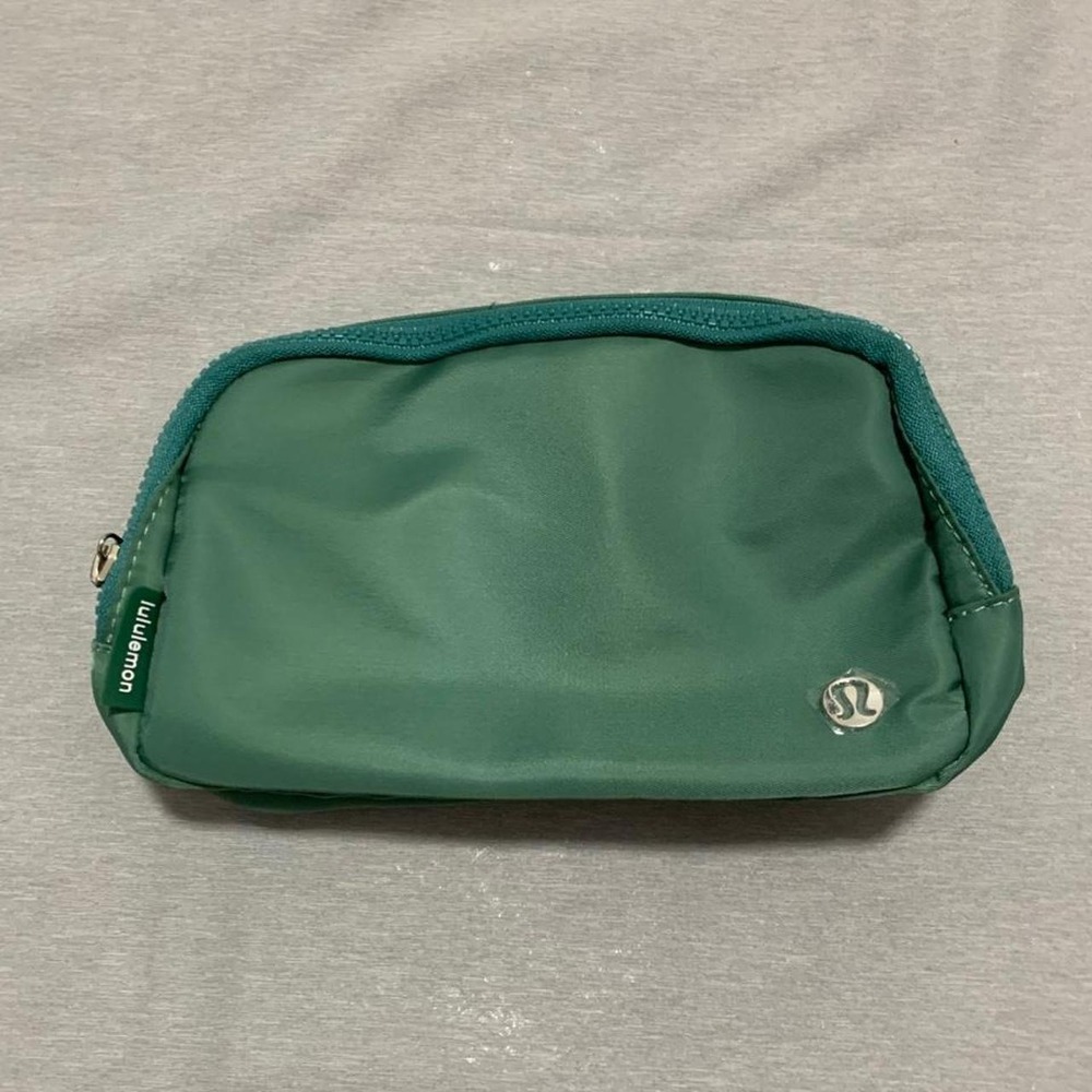Lululemon Everywhere Belt Bag Forest Green OS Crossbody Fanny Pack Green